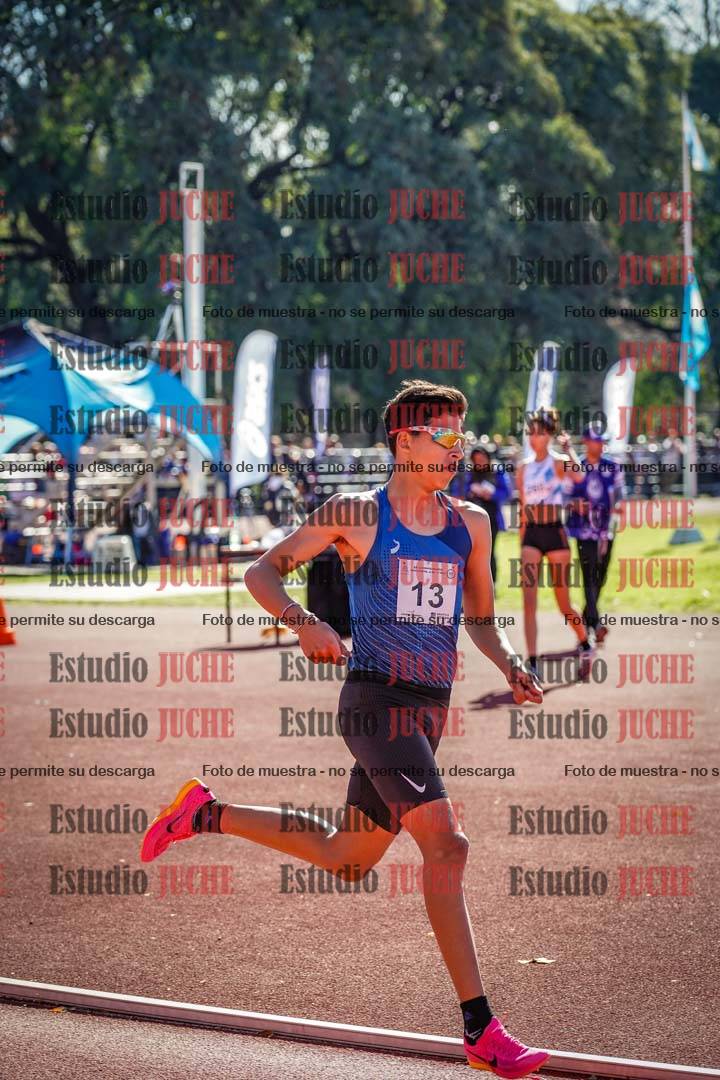 Fotos de los 800 m llanos de varones