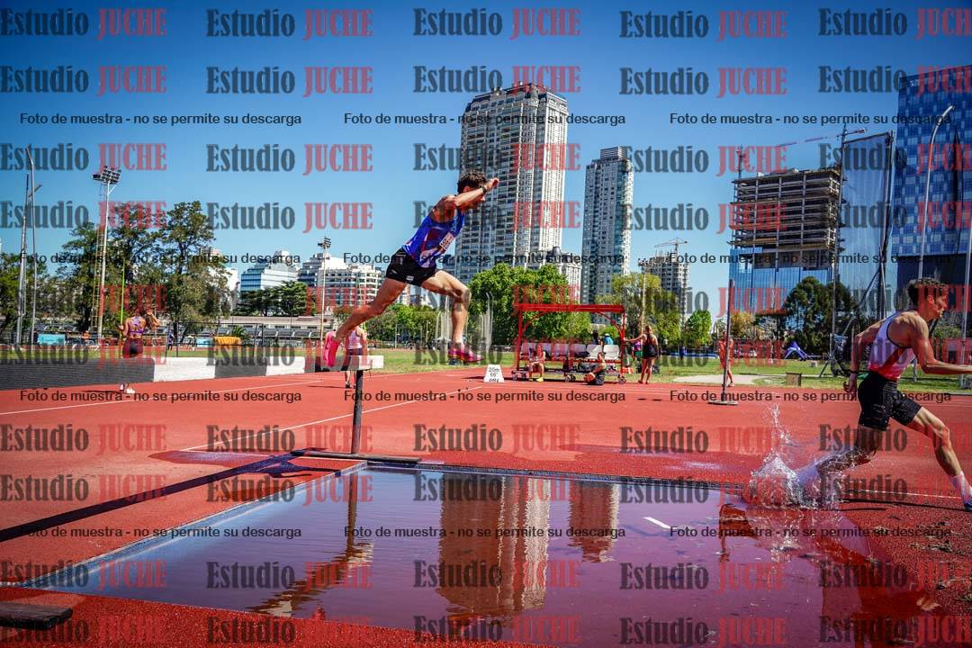 Fotos de los 3000 m con obstáculos de varones
