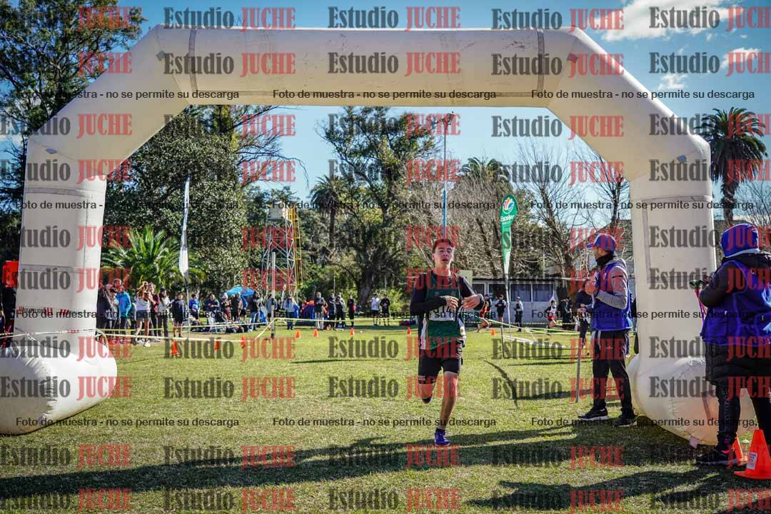 Fotos de la llegada del cross de 2000 m