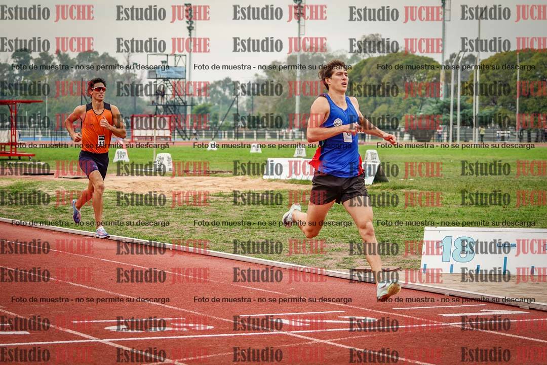 Fotos de los 800 m llanos de varones