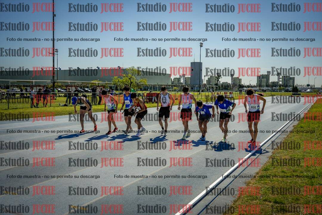 Fotos de los 2000 m con obstáculos de varones