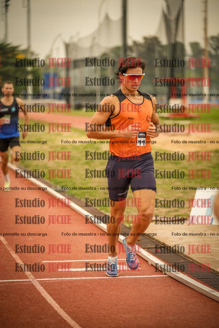 Fotos de los 800 m llanos de varones