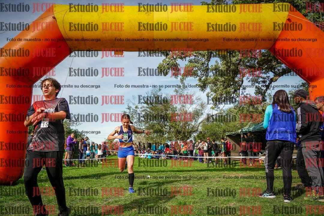 Fotos de la llegada del cross de 2000 m