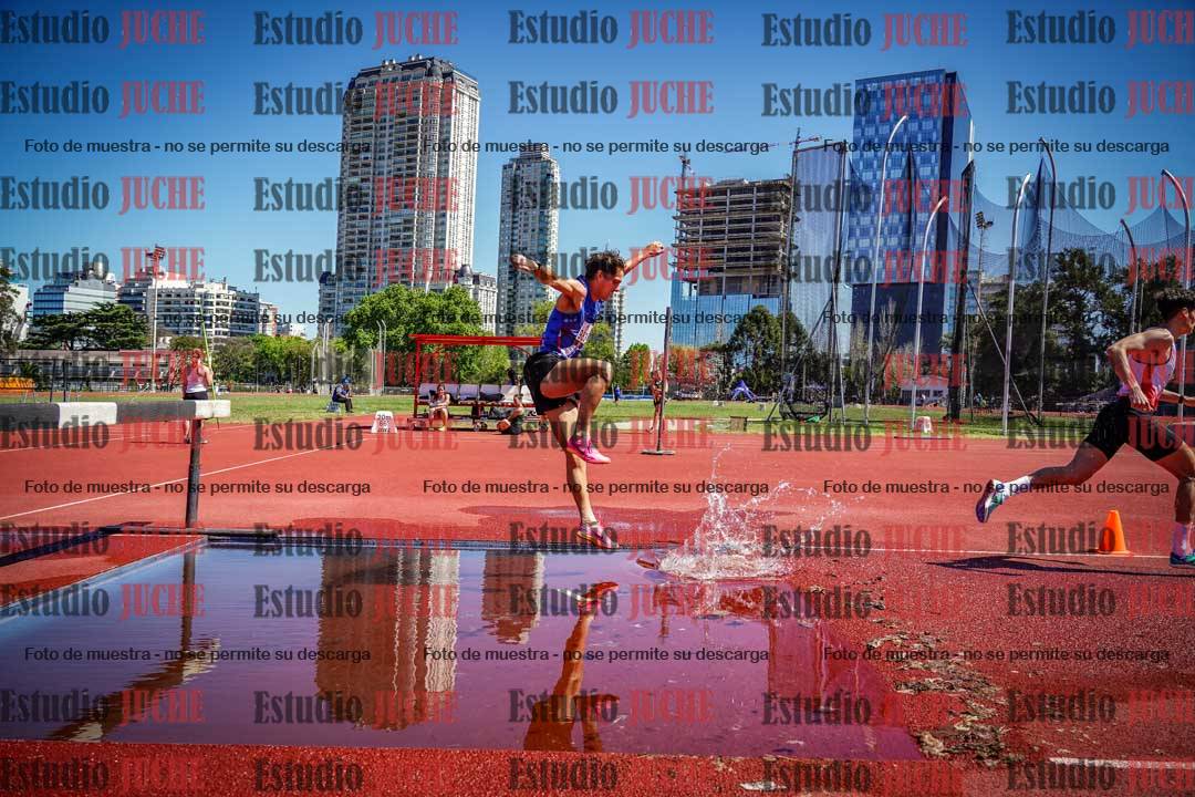 Fotos de los 3000 m con obstáculos de varones
