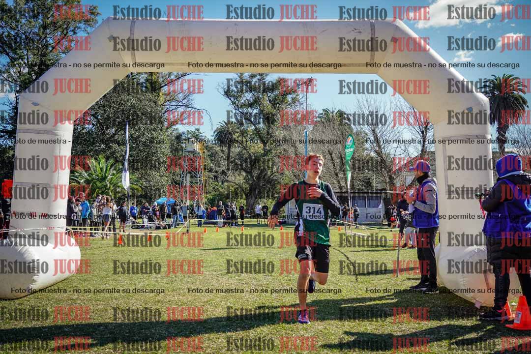 Fotos de la llegada del cross de 2000 m