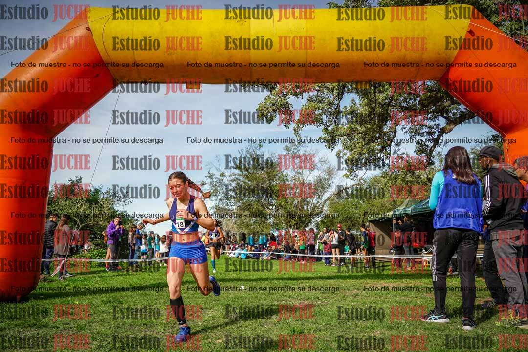 Fotos de la llegada del cross de 2000 m