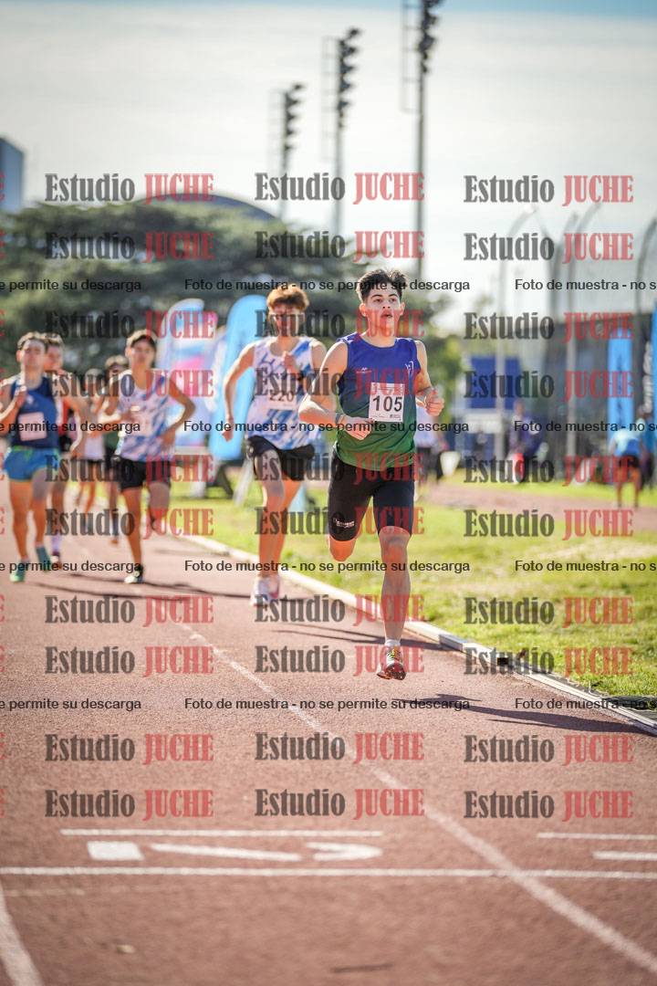 Fotos de los 800 m llanos de varones