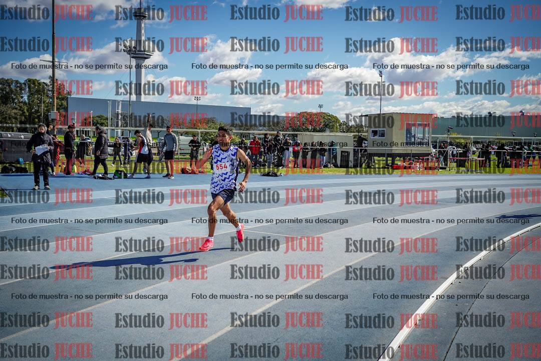 Fotos de los 800 m llanos de varones