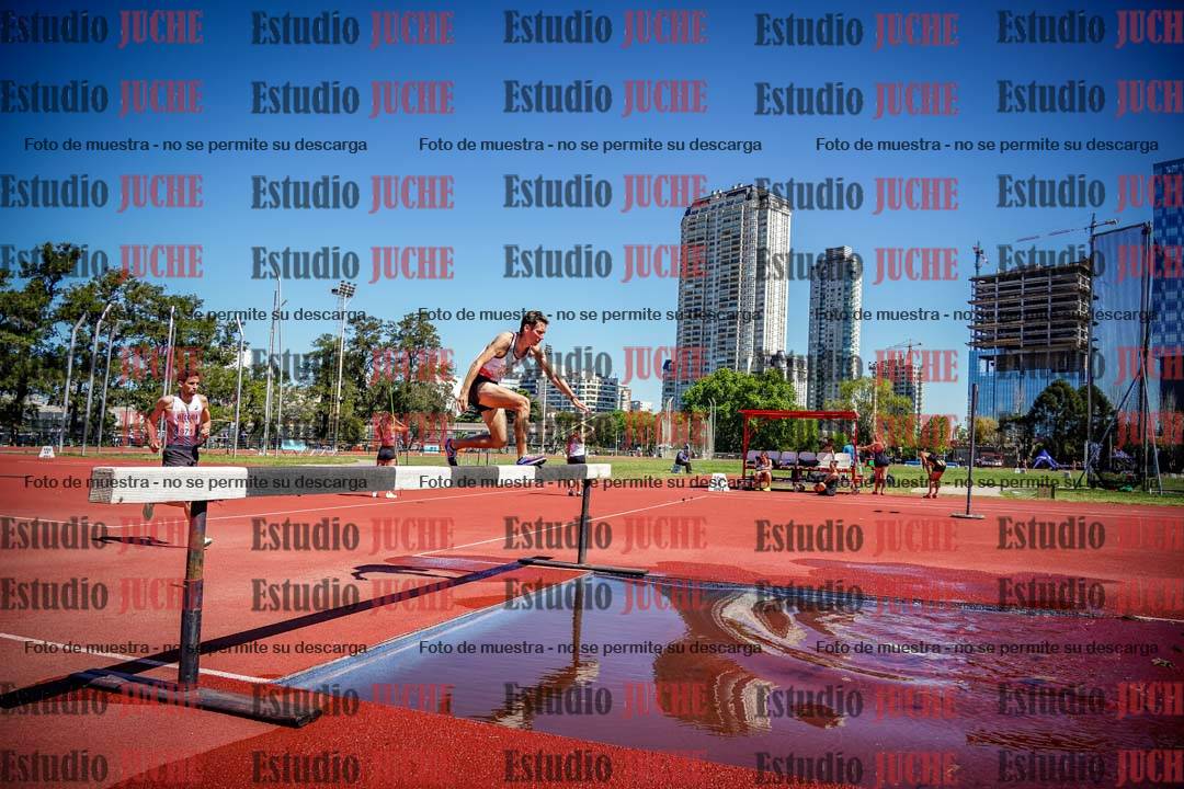 Fotos de los 3000 m con obstáculos de varones