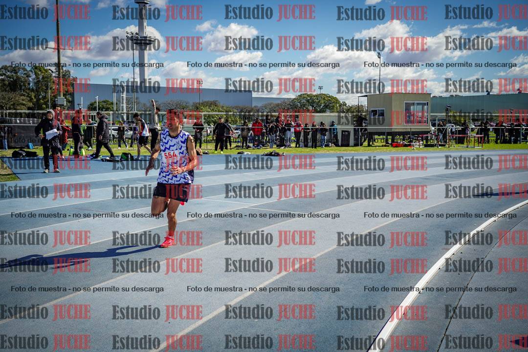 Fotos de los 800 m llanos de varones