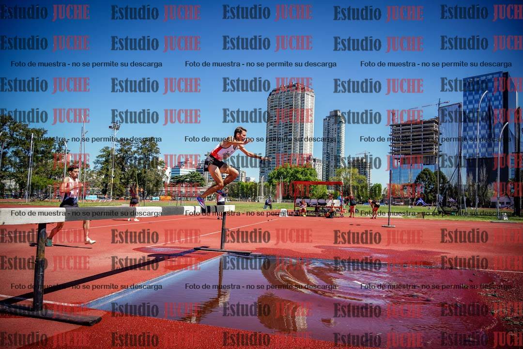 Fotos de los 3000 m con obstáculos de varones