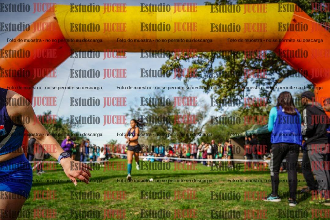 Fotos de la llegada del cross de 2000 m