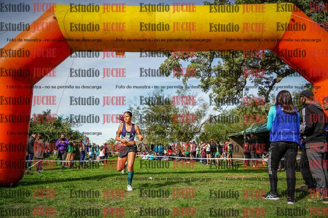 Fotos de la llegada del cross de 2000 m