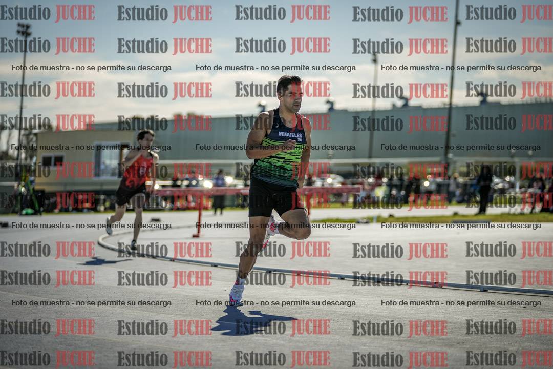 Fotos de los 400 m llanos de varones