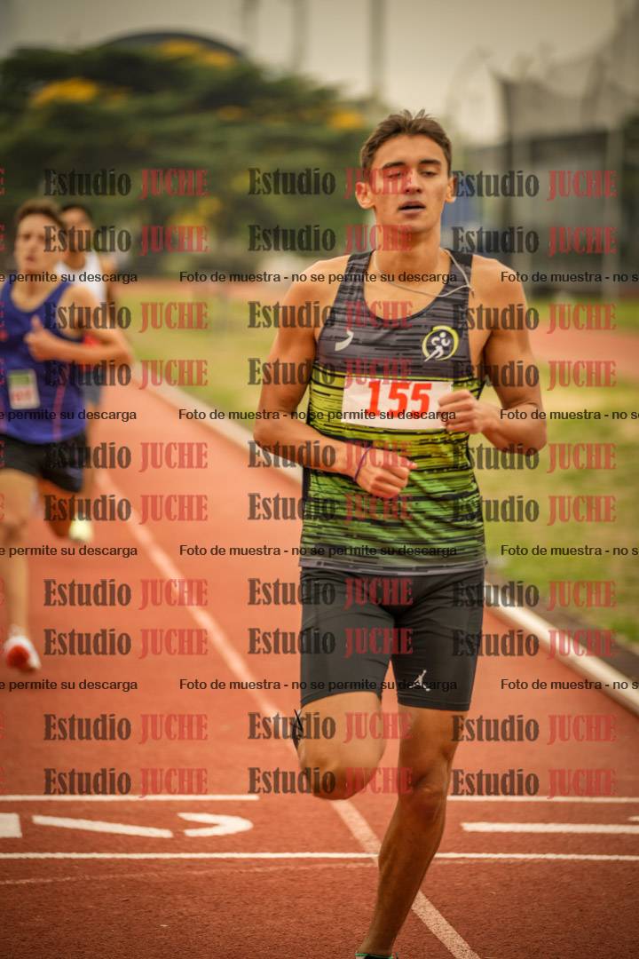 Fotos de los 800 m llanos de varones