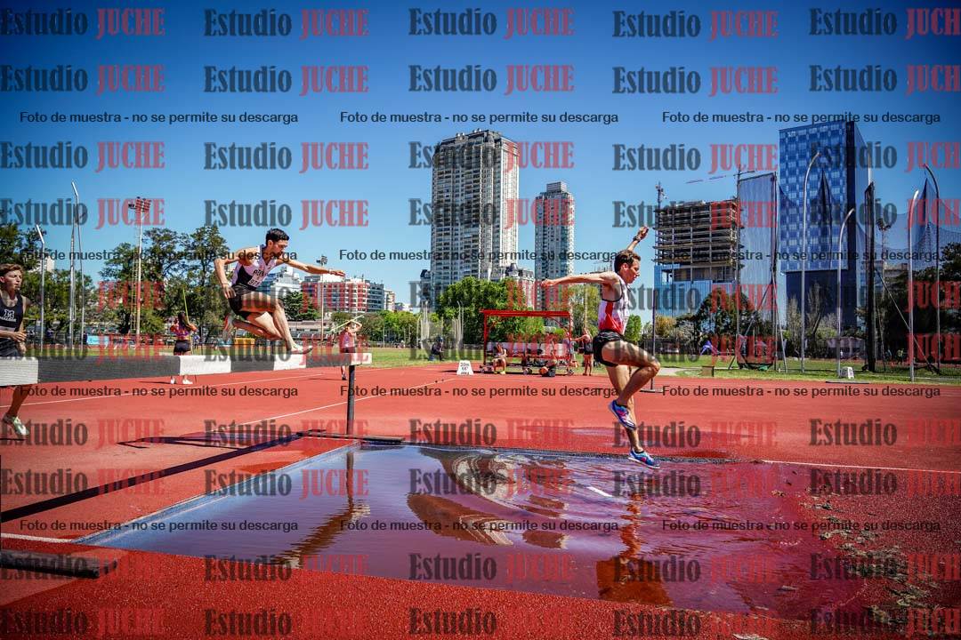 Fotos de los 3000 m con obstáculos de varones