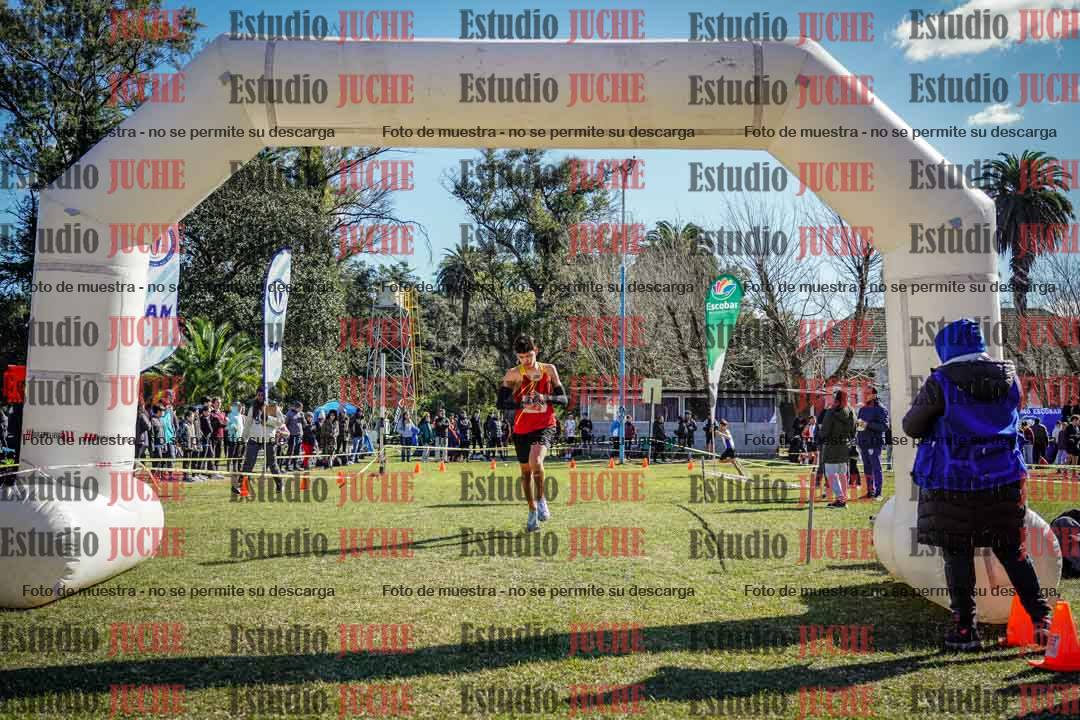 Fotos de la llegada del cross de 2000 m
