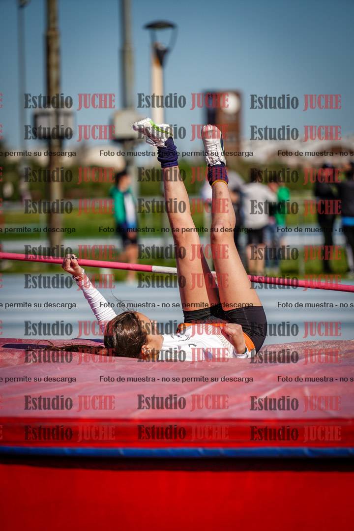 Fotos del salto en alto de mujeres y varones - U15