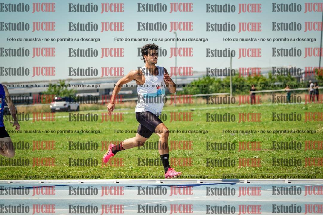 Fotos de los 800 m llanos de varones