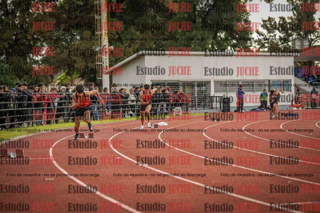 Fotos de los 400 m llanos de varones
