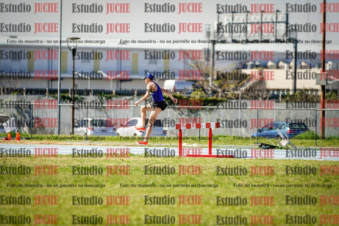 Fotos de los 2000 m con obstáculos de varones