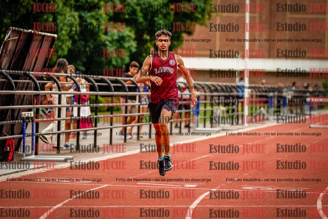 Fotos de los 400 m con vallas de varones