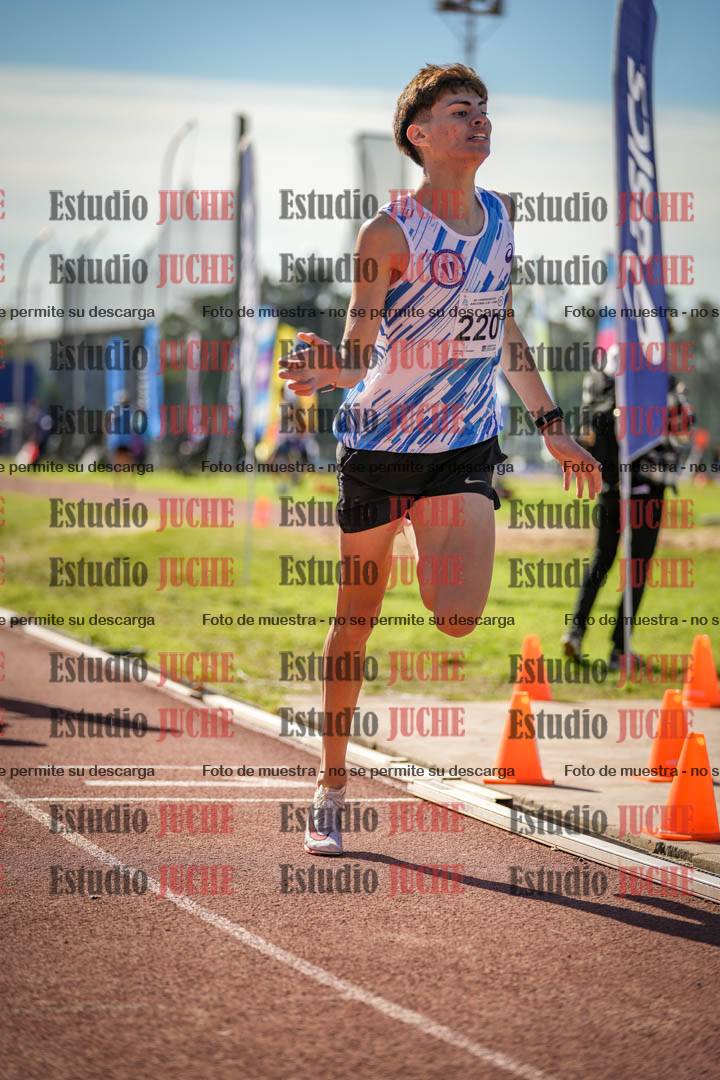 Fotos de los 800 m llanos de varones