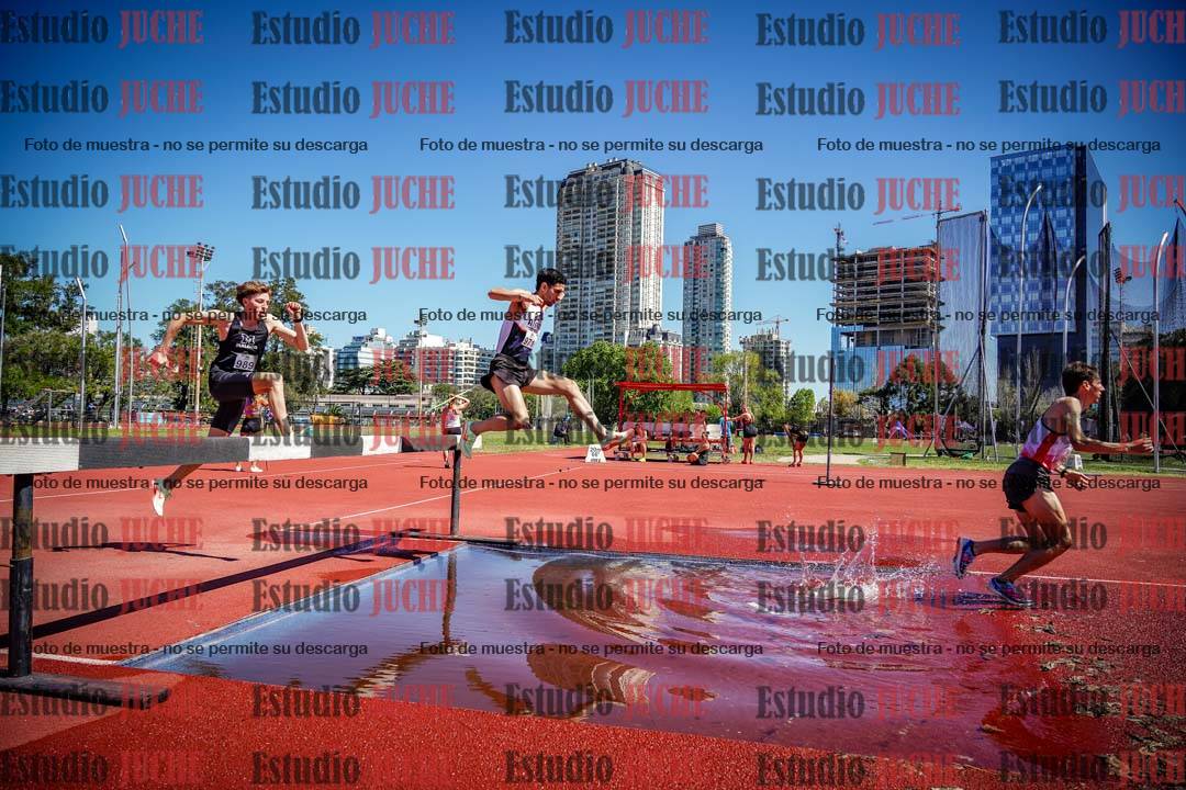 Fotos de los 3000 m con obstáculos de varones