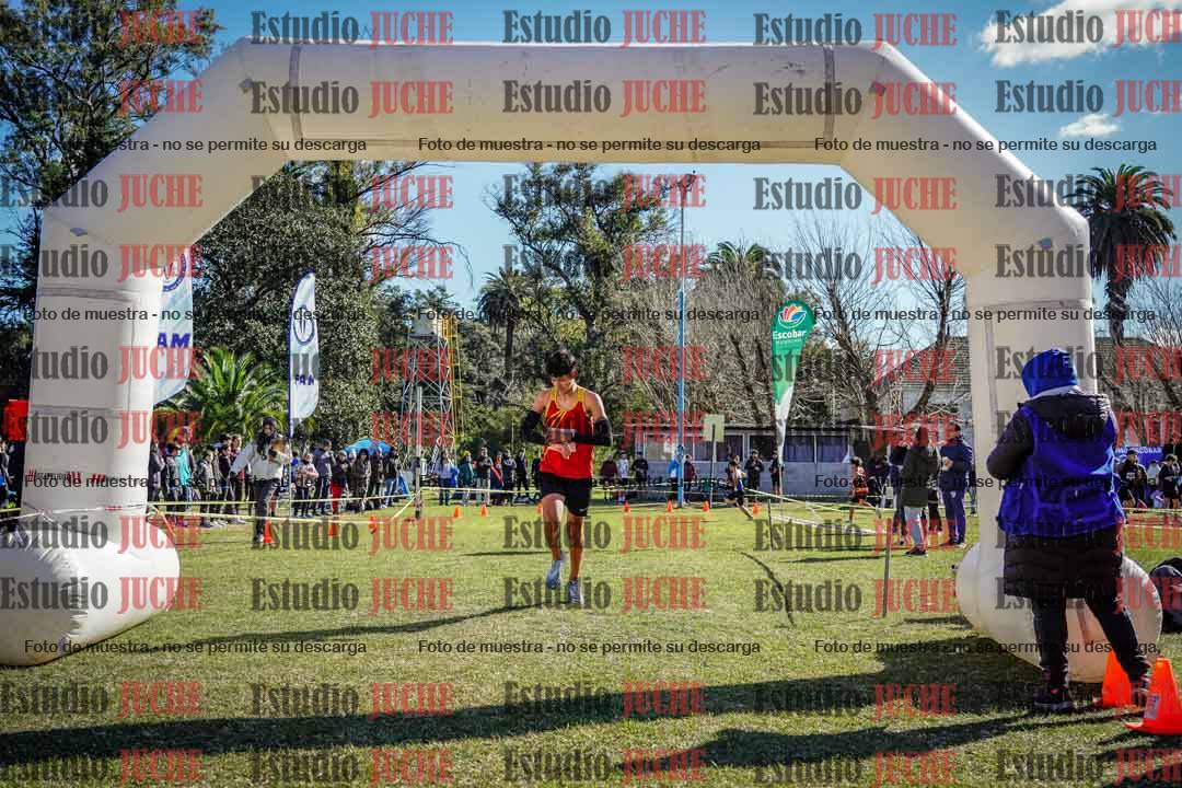 Fotos de la llegada del cross de 2000 m