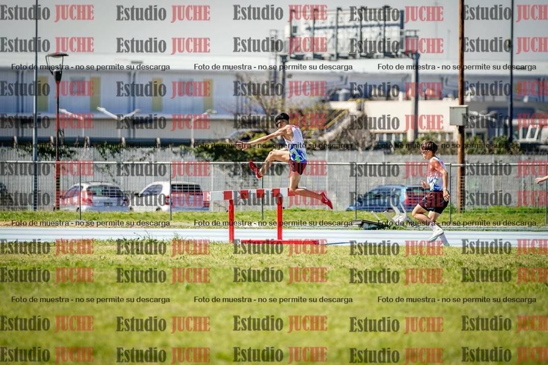 Fotos de los 2000 m con obstáculos de varones