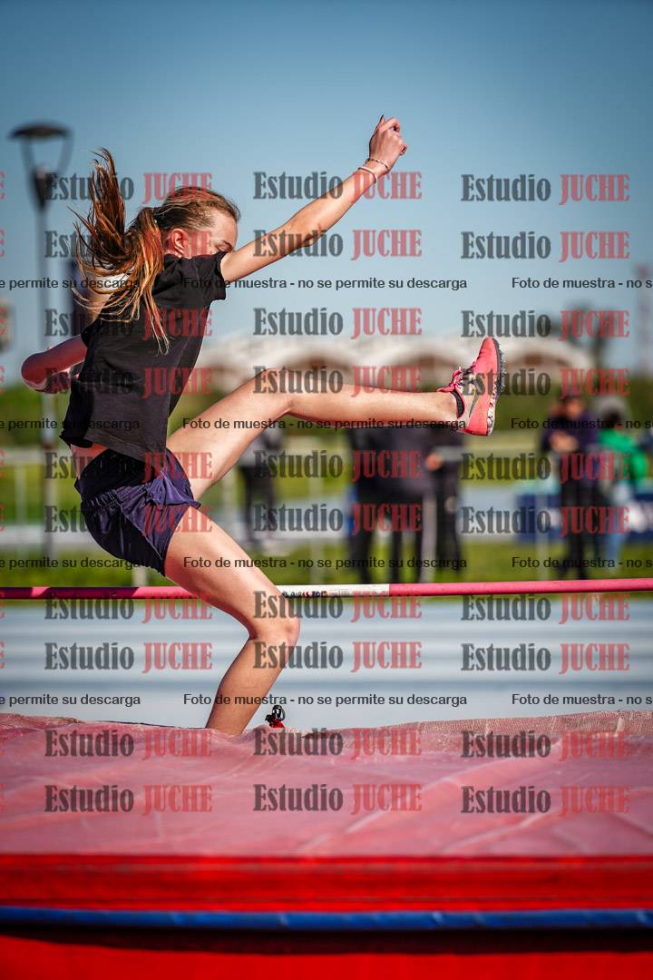 Fotos del salto en alto de mujeres y varones - U15