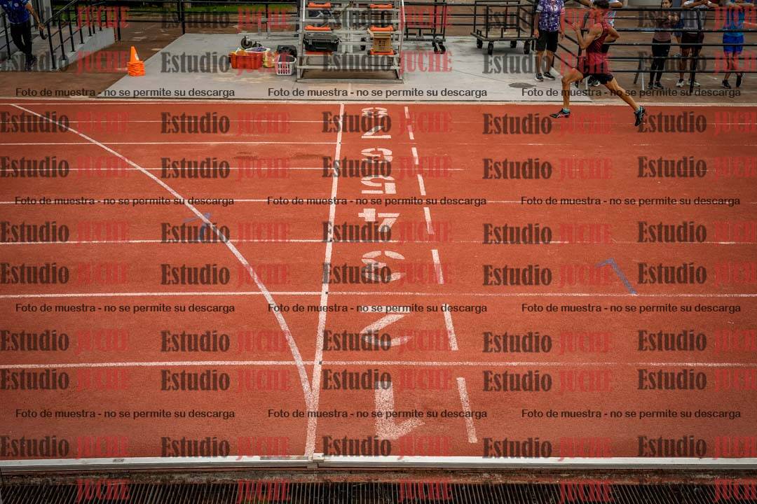 Fotos de los 400 m con vallas de varones