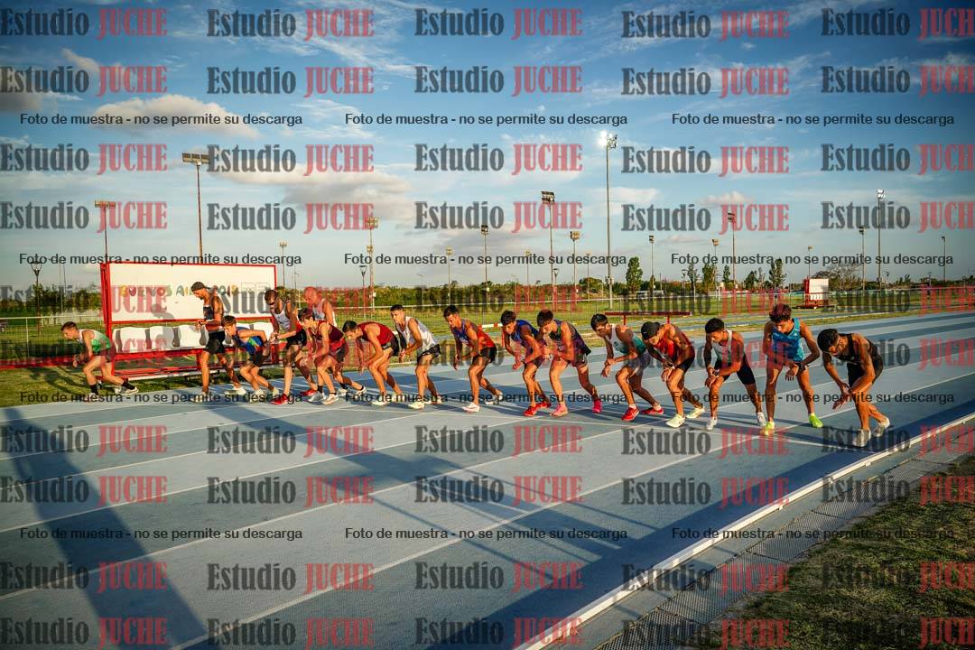 Fotos de los 3000 m llanos de varones