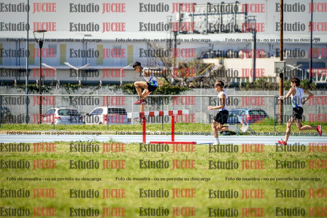 Fotos de los 2000 m con obstáculos de varones