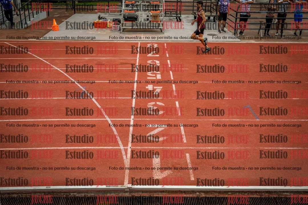 Fotos de los 400 m con vallas de varones