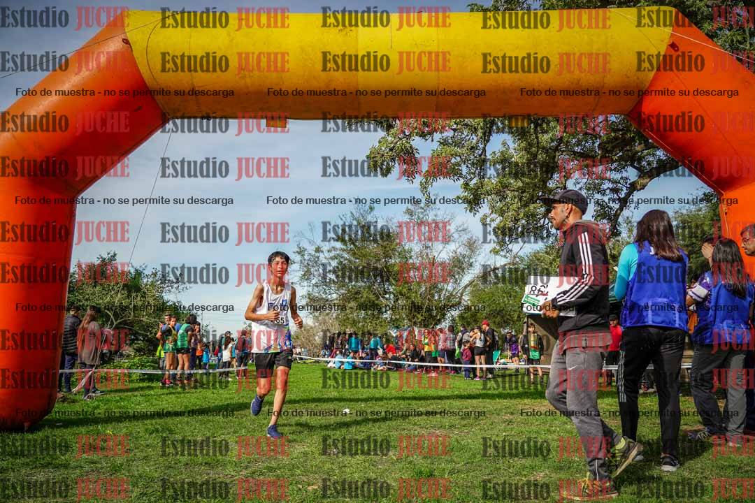 Fotos de la llegada del cross de 2000 m