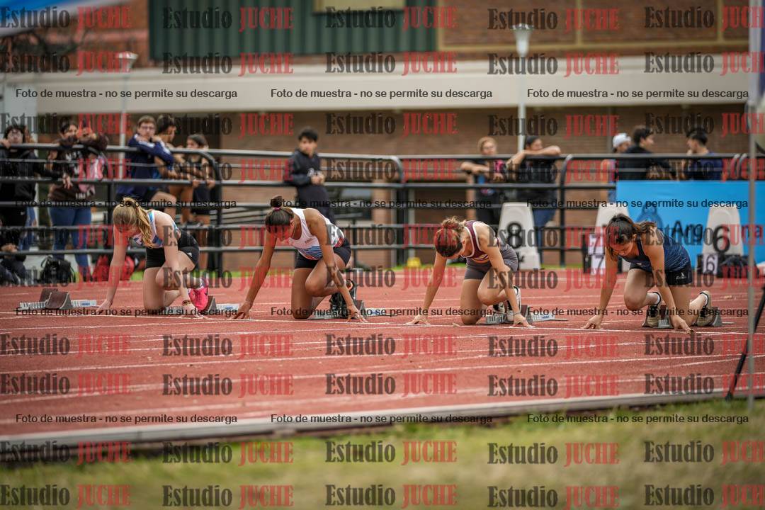 Fotos de los 100 m con vallas de mujeres - heptatlón 1