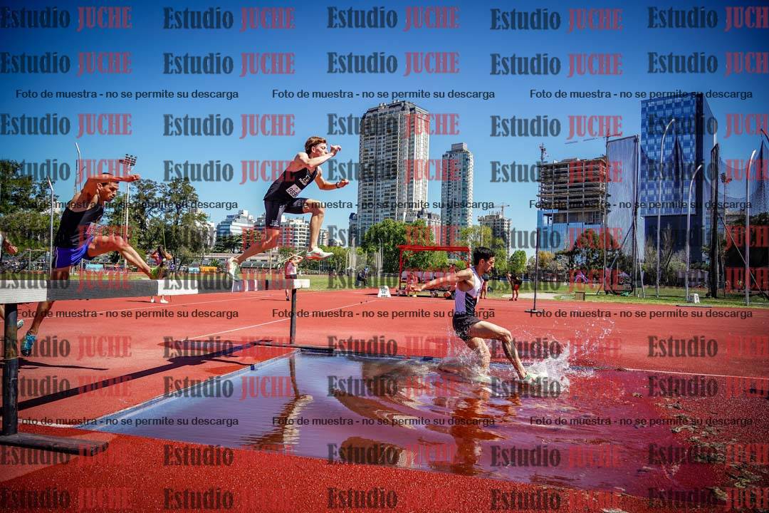 Fotos de los 3000 m con obstáculos de varones