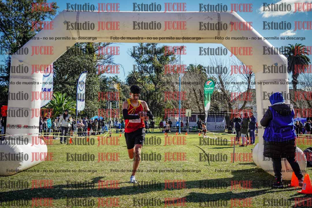 Fotos de la llegada del cross de 2000 m