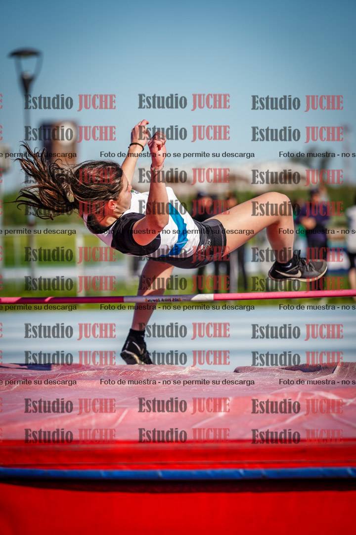 Fotos del salto en alto de mujeres y varones - U15