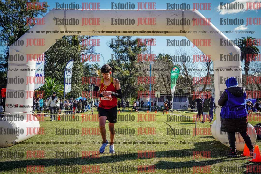 Fotos de la llegada del cross de 2000 m