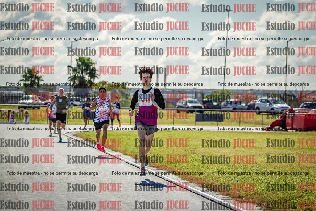 Fotos de los 800 m llanos de varones