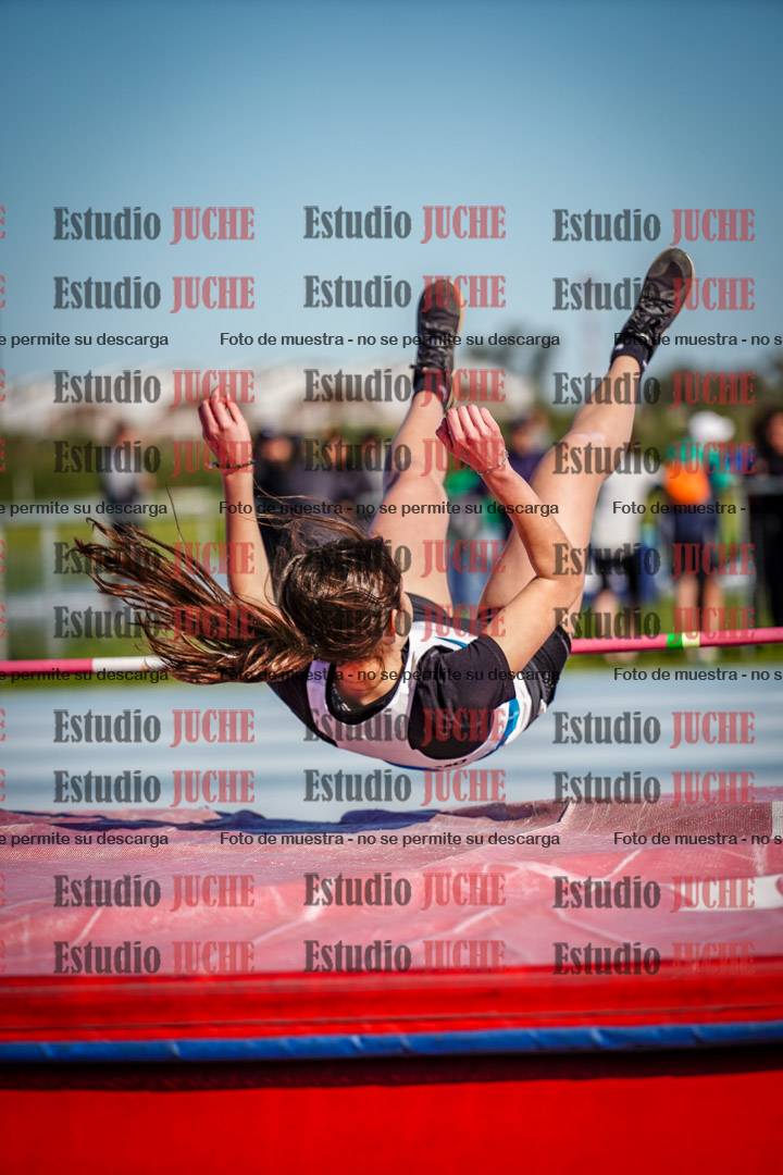 Fotos del salto en alto de mujeres y varones - U15