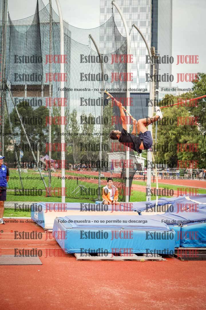 Fotos del salto con garrocha de varones - decatlón 8