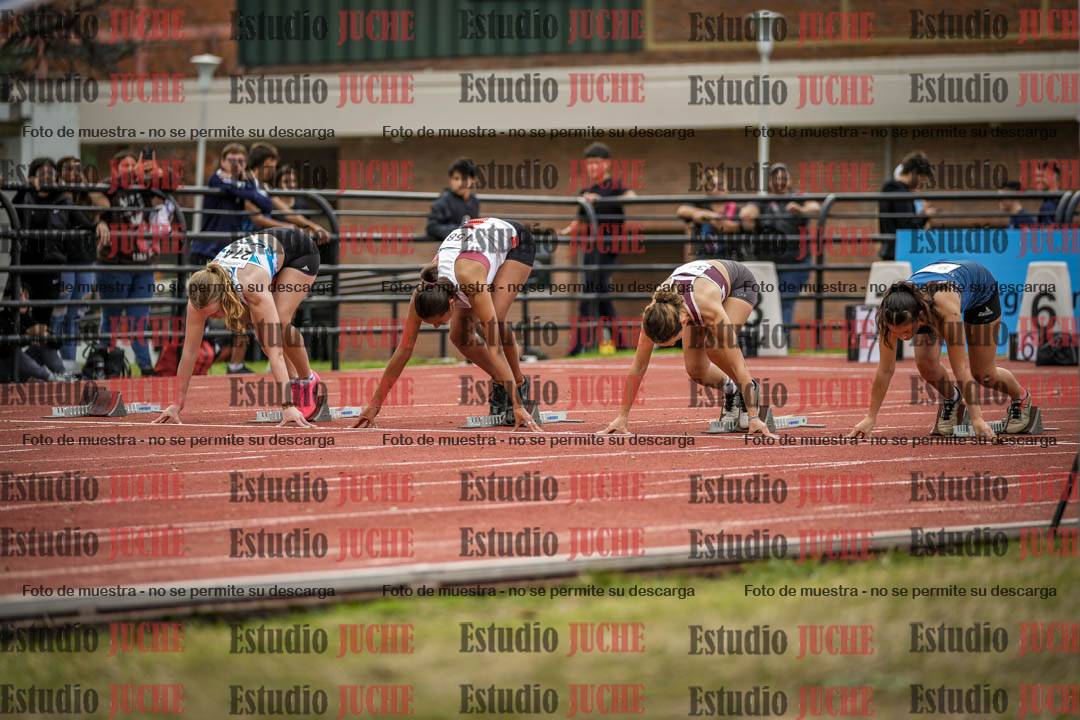 Fotos de los 100 m con vallas de mujeres - heptatlón 1