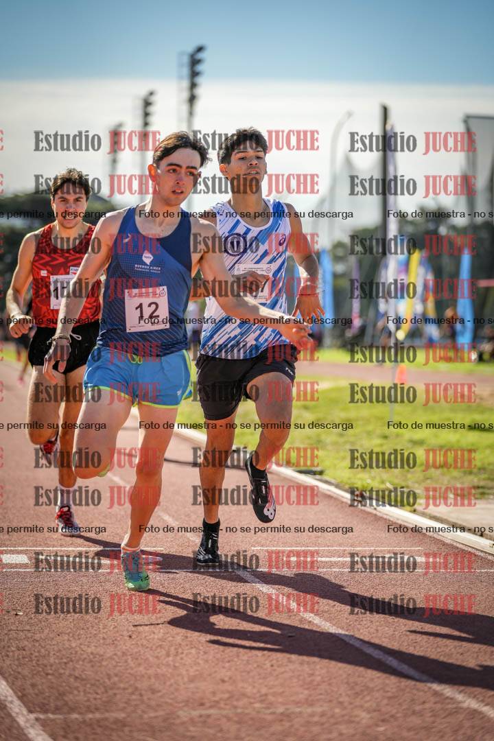 Fotos de los 800 m llanos de varones
