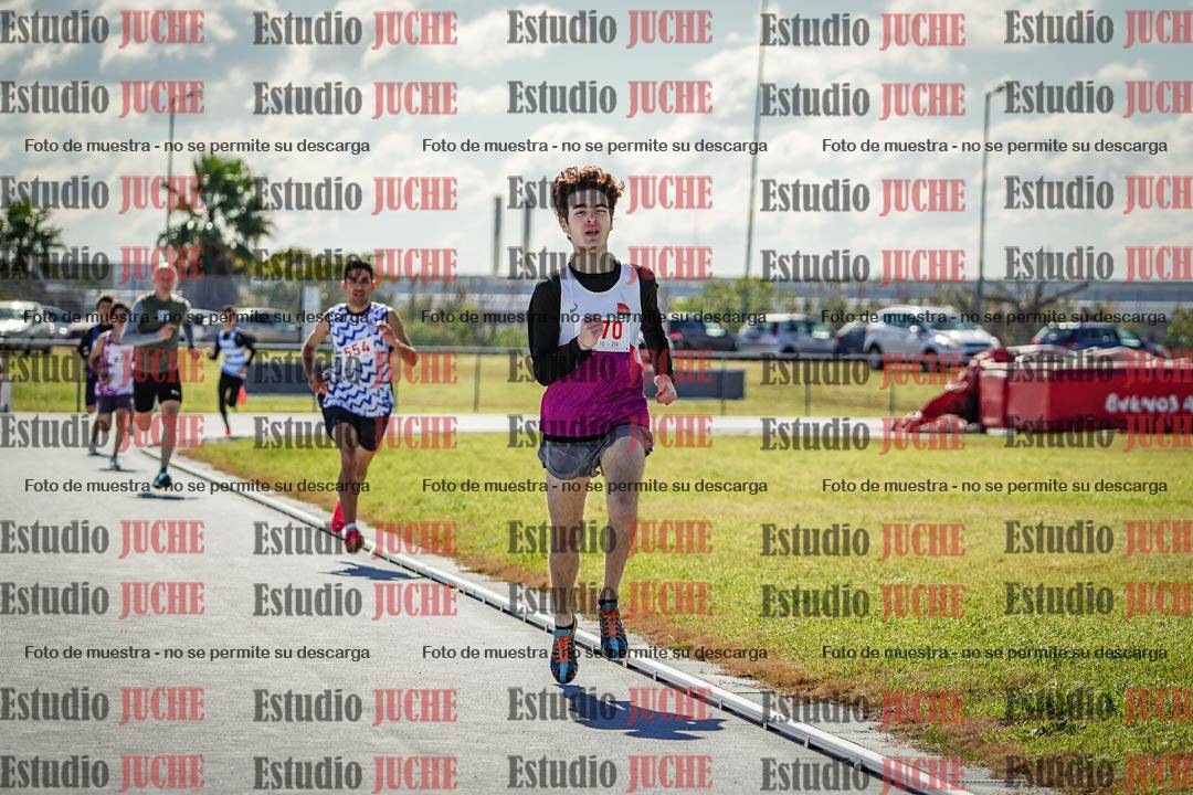 Fotos de los 800 m llanos de varones