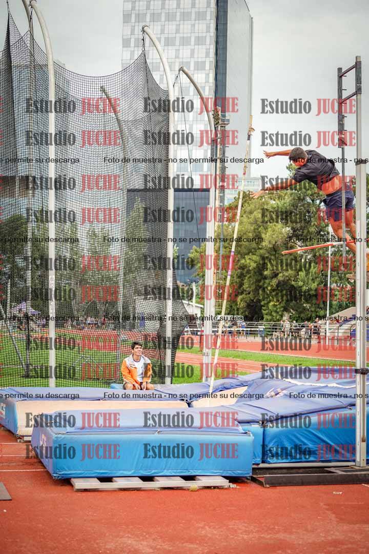 Fotos del salto con garrocha de varones - decatlón 8