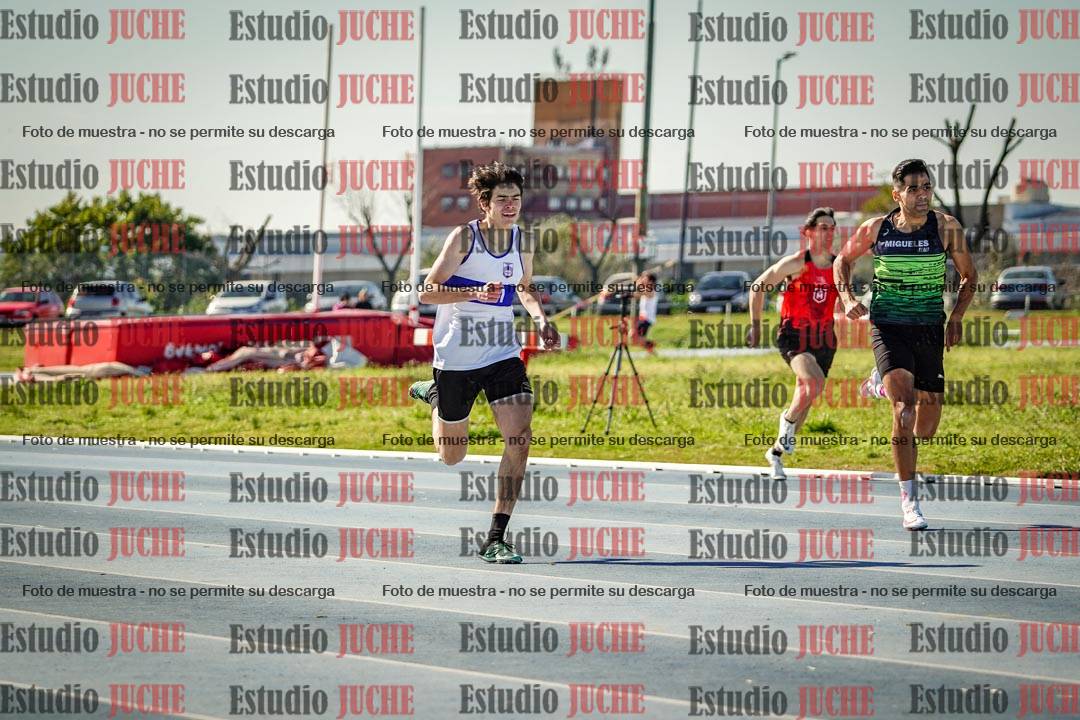 Fotos de los 400 m llanos de varones