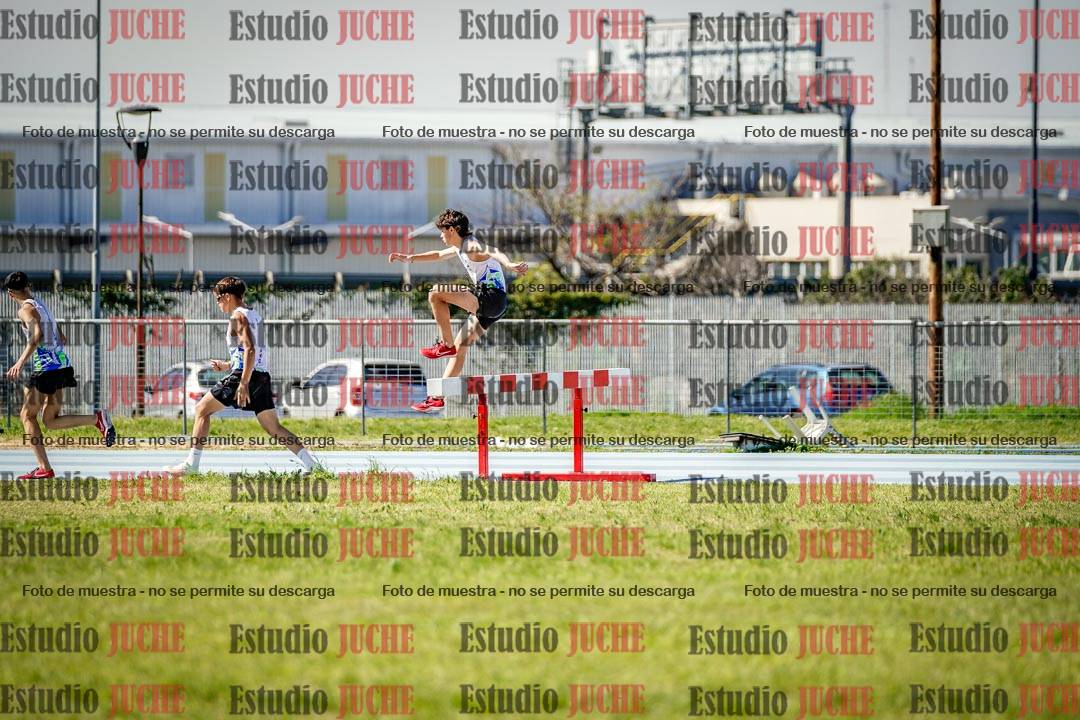 Fotos de los 2000 m con obstáculos de varones
